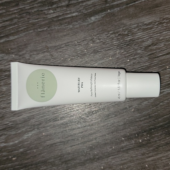 Flanerie Water Lily PHA Pore Refining Exfoliator - Picture 2 of 4